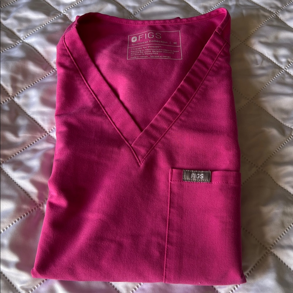 Figs V-Neck Scrub Top in Magenta